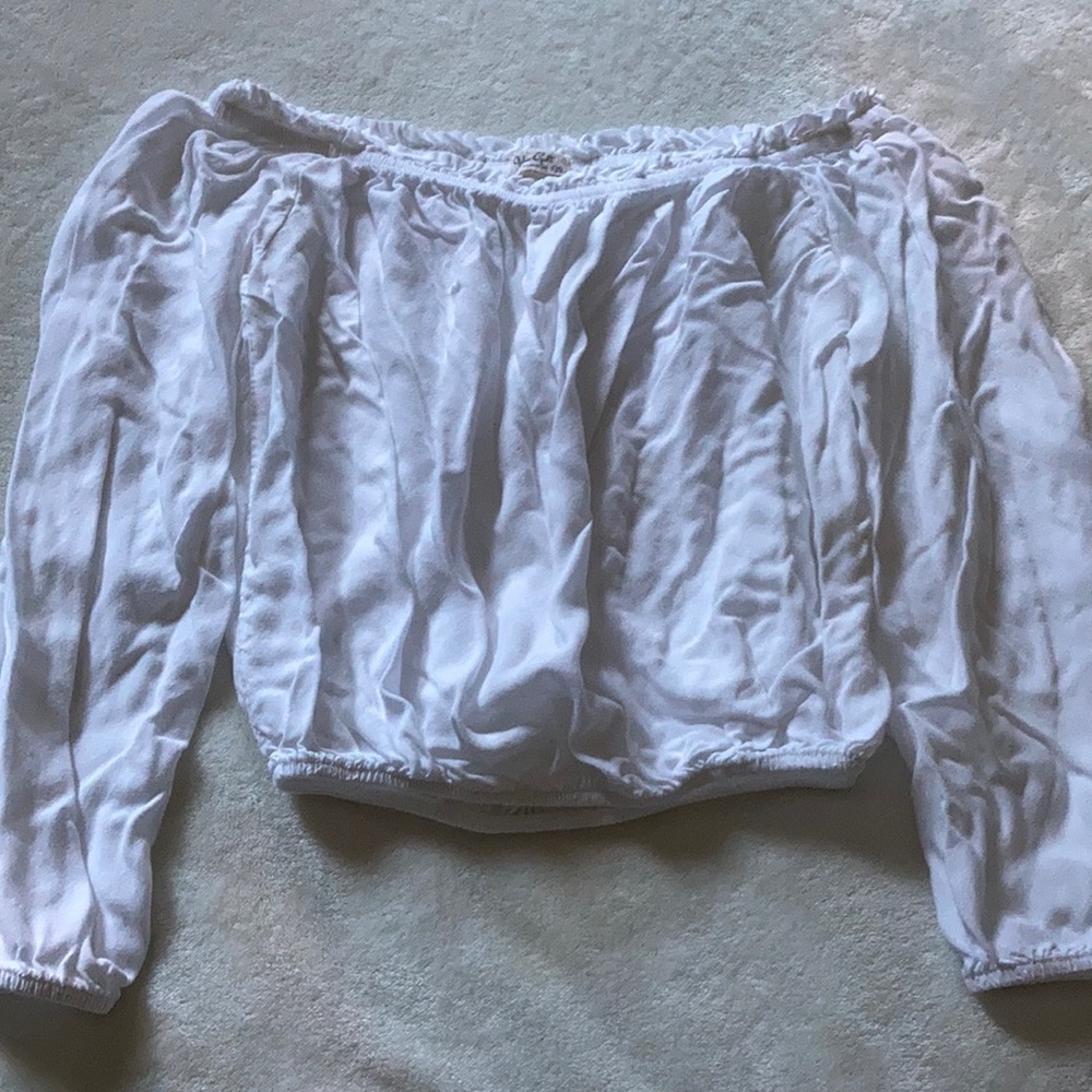 Brandy Melville off the shoulder top size small💕